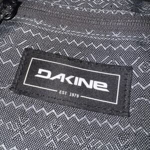 Dakine Crossbody Bag Small Shoulder Organizer Zip Pouch Pattern Travel Purse
